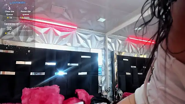 Shelley-Hack online show from 03/01/25, 04:11