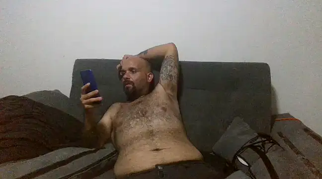 Snapshot of Chubi6669 chatting on 02/04/25, 02:10 Chubi6669 online show from 02/04/25, 02:10