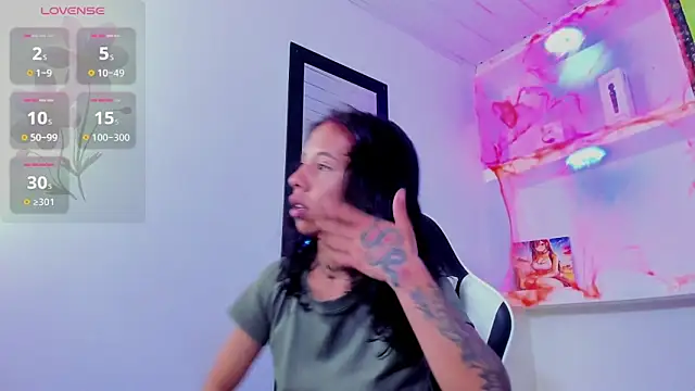 Miss sparkle00 online show from 10/29/25, 05:20