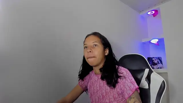 Miss sparkle00 online show from 11/30/25, 04:49