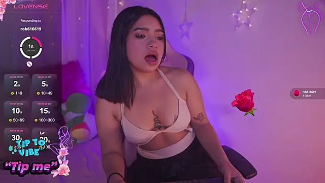 Snapshot of emma_soffia_ chatting on 02/01/25, 07:13 emma soffia  online show from 02/01/25, 07:13