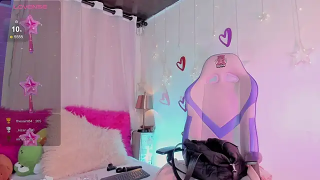 Snapshot of emma_soffia_ chatting on 03/08/25, 12:00 emma soffia  online show from 03/08/25, 12:00