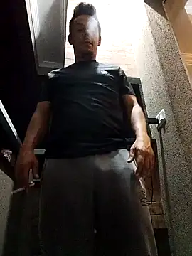 Snapshot of Santanacumxplod chatting on 01/23/25, 02:23 Santanacumxplod online show from 01/23/25, 02:23