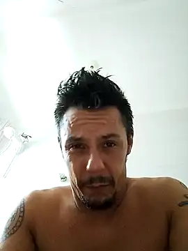 Snapshot of Santanacumxplod chatting on 01/31/25, 07:40 Santanacumxplod online show from 01/31/25, 07:40