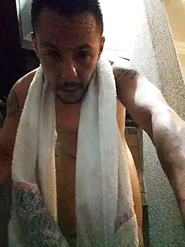 Snapshot of Santanacumxplod chatting on 02/06/25, 01:49 Santanacumxplod online show from 02/06/25, 01:49