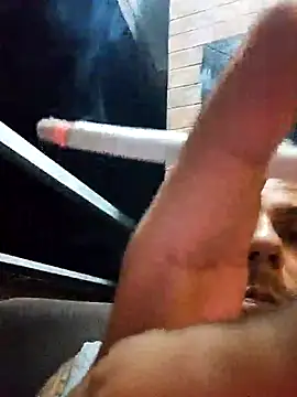 Snapshot of Santanacumxplod chatting on 03/01/25, 05:09 Santanacumxplod online show from 03/01/25, 05:09