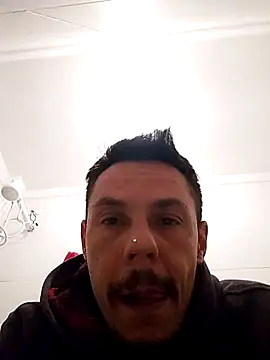 Snapshot of Santanacumxplod chatting on 09/15/25, 02:33 Santanacumxplod online show from 09/15/25, 02:33