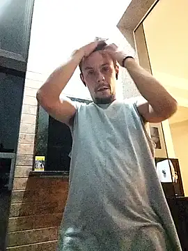 Snapshot of Santanacumxplod chatting on 10/04/25, 02:09 Santanacumxplod online show from 10/04/25, 02:09