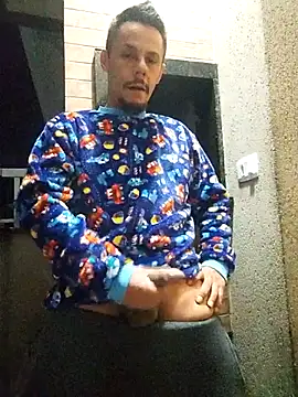 Snapshot of Santanacumxplod chatting on 10/15/25, 02:33 Santanacumxplod online show from 10/15/25, 02:33