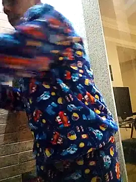 Snapshot of Santanacumxplod chatting on 10/22/25, 02:12 Santanacumxplod online show from 10/22/25, 02:12