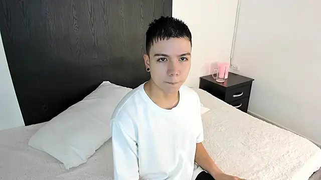 alanblack1 online show from 02/06/25, 01:10