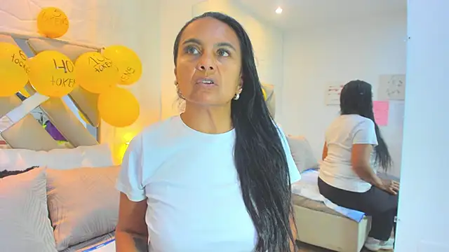 raquell moore online show from 12/15/25, 01:04