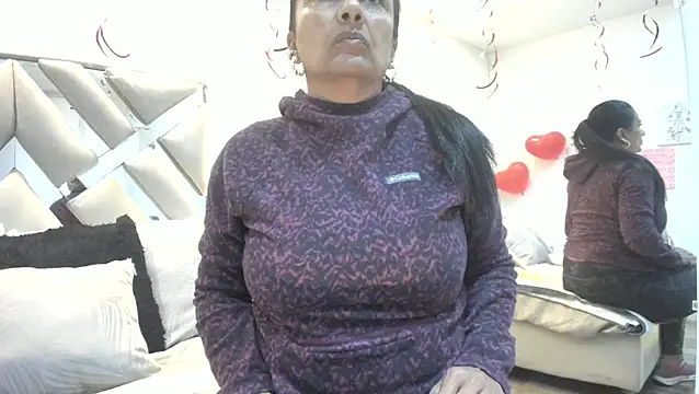 raquell moore online show from 02/15/26, 02:25