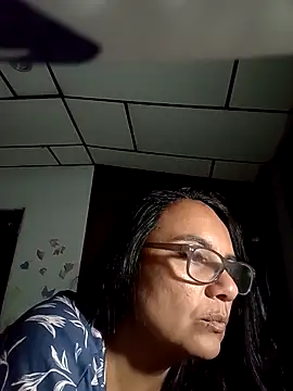 raquell moore online show from 02/18/26, 03:13