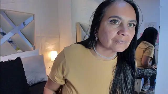 raquell moore online show from 03/19/26, 12:25