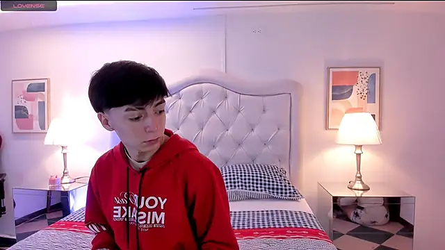 ethan and ava online show from 01/29/25, 01:28