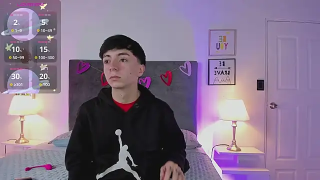 ethan and ava online show from 02/19/25, 01:39