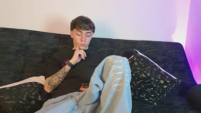 ethan and ava online show from 02/08/26, 02:59