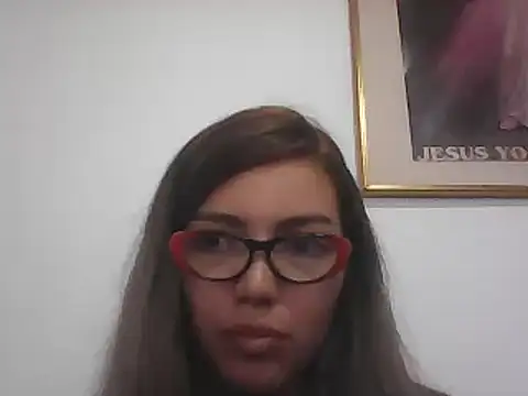 VittoriaTaylor online show from 02/04/25, 07:55