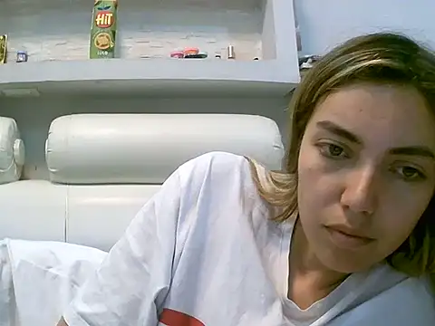 VittoriaTaylor online show from 05/07/26, 10:59