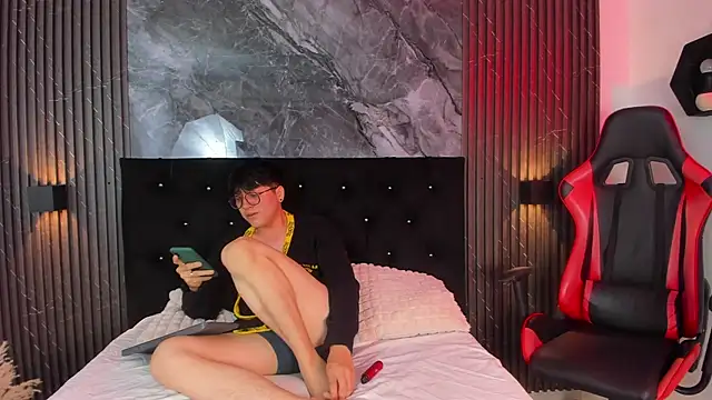 vanilla hot online show from 01/31/25, 01:23