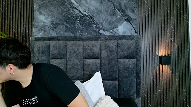 Snapshot of vanilla_hot chatting on 11/18/25, 07:07 vanilla hot online show from 11/18/25, 07:07