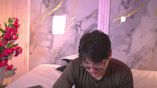 Snapshot of vanilla_hot chatting on 11/28/25, 07:38 vanilla hot online show from 11/28/25, 07:38