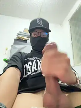 Snapshot of Labylaq chatting on 01/14/25, 02:29 Labylaq online show from 01/14/25, 02:29