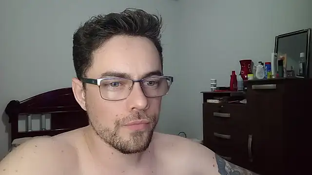 Snapshot of Dyllan__ chatting on 06/22/26, 01:40 Dyllan online show from 06/22/26, 01:40