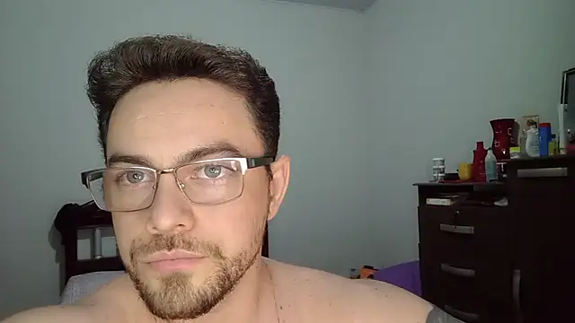 Snapshot of Dyllan__ chatting on 06/24/26, 01:26 Dyllan online show from 06/24/26, 01:26