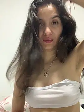 Bella still online show from 10/16/25, 01:23