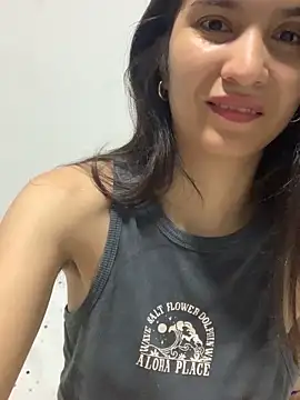 Bella still online show from 11/21/25, 01:21