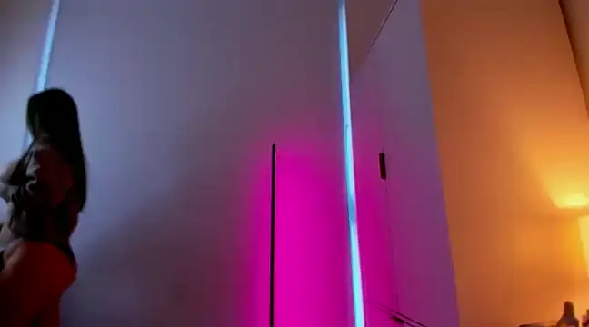 Snapshot of GoddessRoxana chatting on 01/14/25, 12:35 GoddessRoxana online show from 01/14/25, 12:35