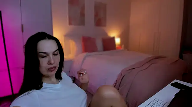 Snapshot of GoddessRoxana chatting on 01/24/25, 12:41 GoddessRoxana online show from 01/24/25, 12:41