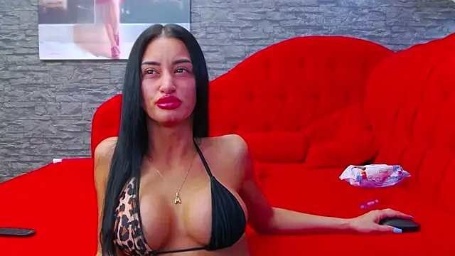 Snapshot of SelenaNoir chatting on 02/25/25, 05:19 SelenaNoir online show from 02/25/25, 05:19