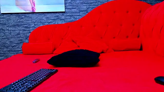 Snapshot of SelenaNoir chatting on 11/20/25, 05:29 SelenaNoir online show from 11/20/25, 05:29