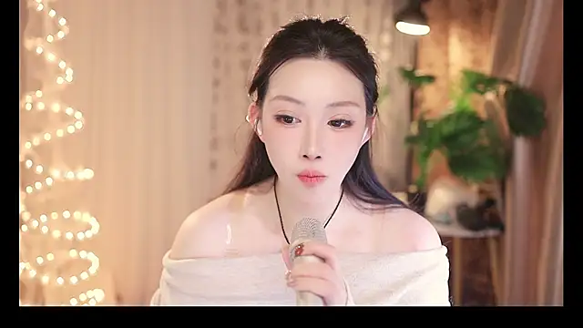 Snapshot of Dou-Dou-er chatting on 02/14/25, 12:25 Dou-Dou-er online show from 02/14/25, 12:25