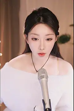 Snapshot of Dou-Dou-er chatting on 03/04/25, 10:46 Dou-Dou-er online show from 03/04/25, 10:46