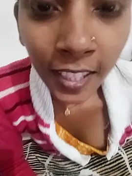 Snapshot of Divya-2007 chatting on 12/22/25, 03:36 Divya-2007 online show from 12/22/25, 03:36