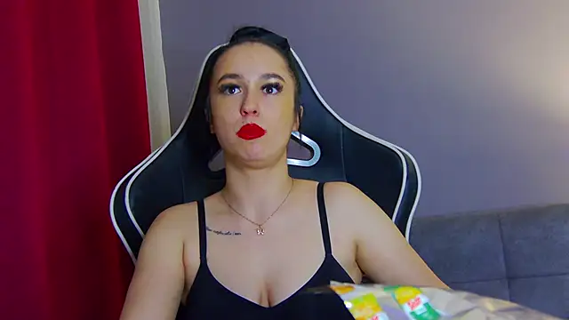 Snapshot of Eva_Lovvia_ chatting on 02/15/25, 01:42 Eva Lovvia  online show from 02/15/25, 01:42