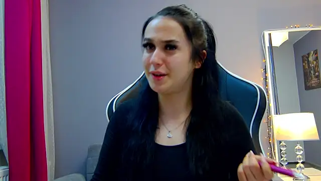 Snapshot of Eva_Lovvia_ chatting on 03/05/25, 01:10 Eva Lovvia  online show from 03/05/25, 01:10