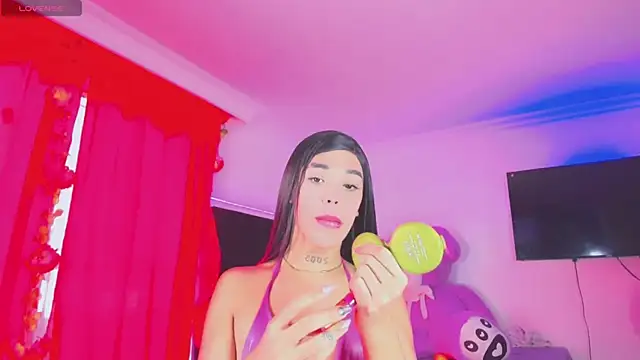 Snapshot of kylesofia chatting on 01/26/25, 01:47 kylesofia online show from 01/26/25, 01:47