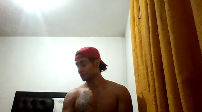 Snapshot of davidcr89 chatting on 02/01/25, 10:26 davidcr89 online show from 02/01/25, 10:26