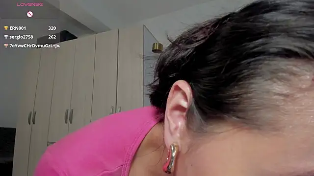 Snapshot of Andrewine89 chatting on 03/08/25, 12:00 Andrewine89 online show from 03/08/25, 12:00