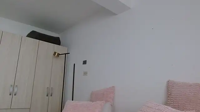 Snapshot of Andrewine89 chatting on 11/09/25, 09:02 Andrewine89 online show from 11/09/25, 09:02