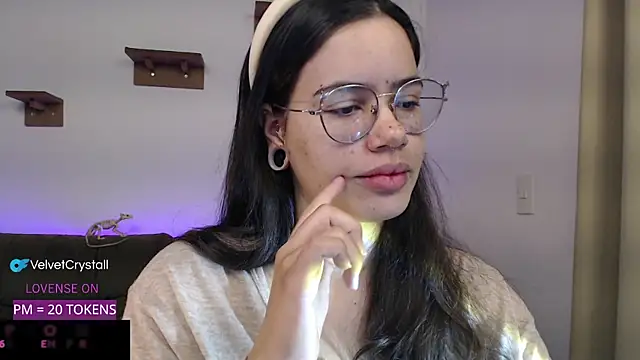 crystalll room online show from 10/26/25, 07:36