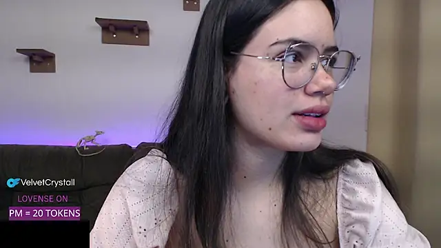 crystalll room online show from 10/27/25, 05:55