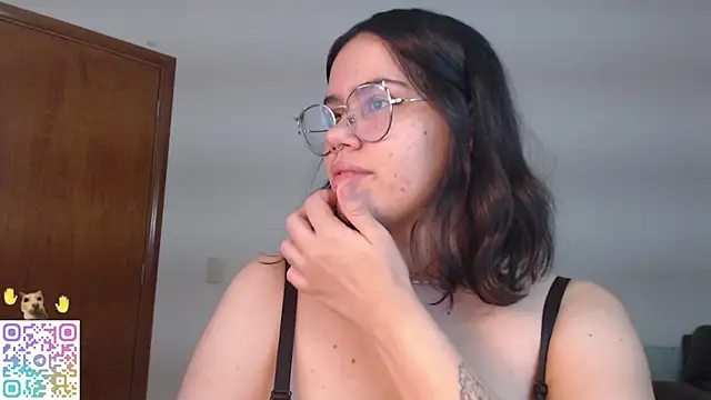 crystalll room online show from 07/13/26, 03:31