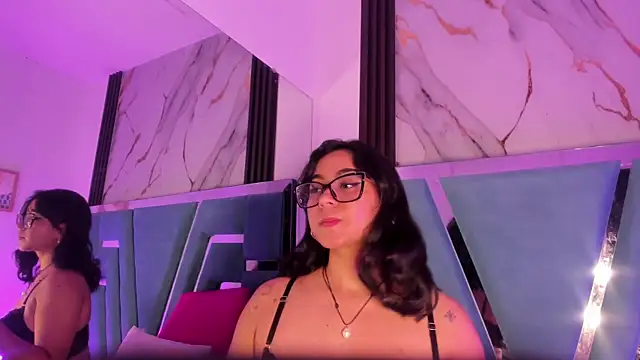 Snapshot of miilaklum chatting on 03/08/25, 10:13 miilaklum online show from 03/08/25, 10:13