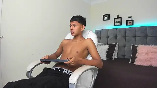 Dawn16  online show from 02/08/25, 04:14